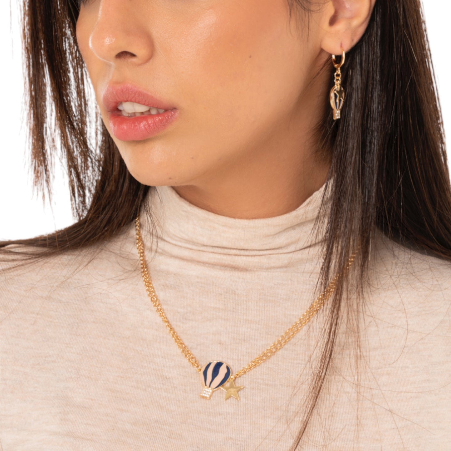 Collana girocollo a due fili con catena sottile e pendente a mongolfiera smaltata tono blu