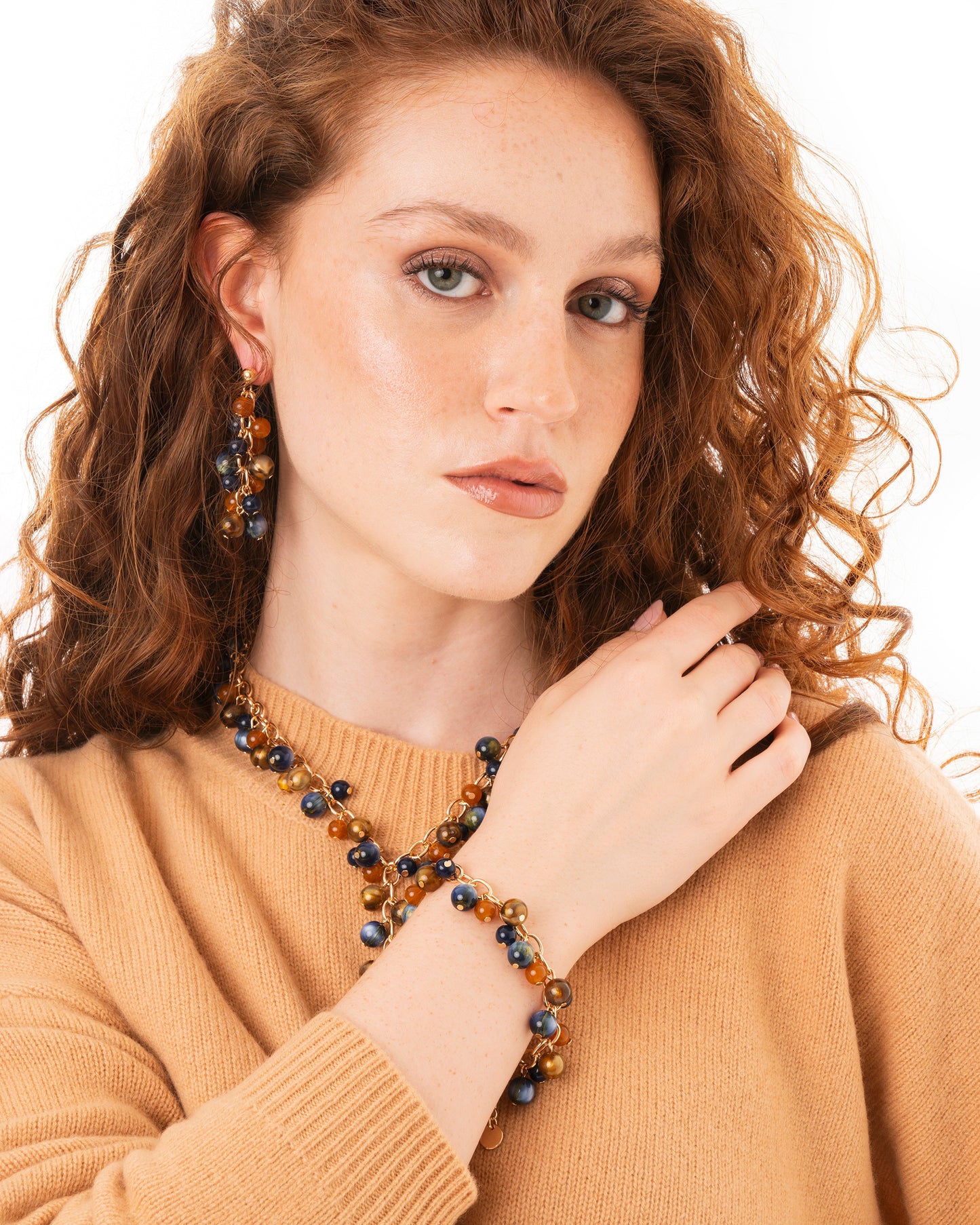 Bracciale a filo di catena con pietre pendenti in acrilico multicolore