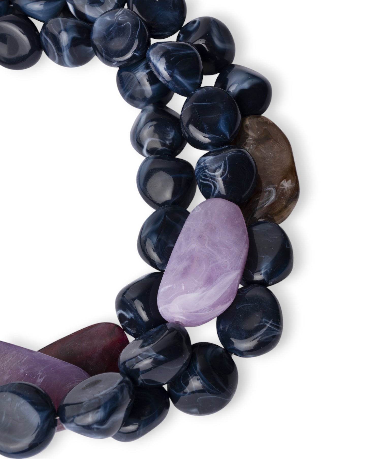 Collana girocollo a tre fili con pietre grandi in acrilico tono blu