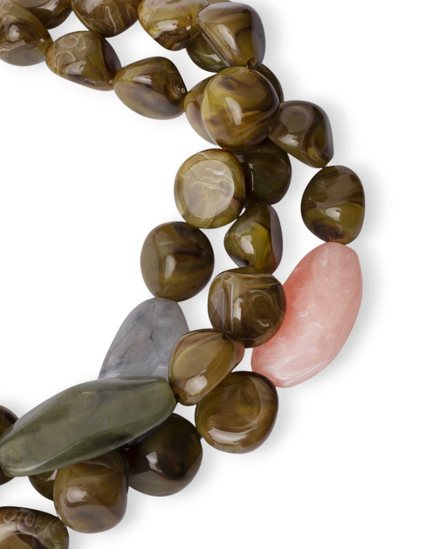 Collana girocollo a tre fili con pietre grandi in acrilico tono verde oliva