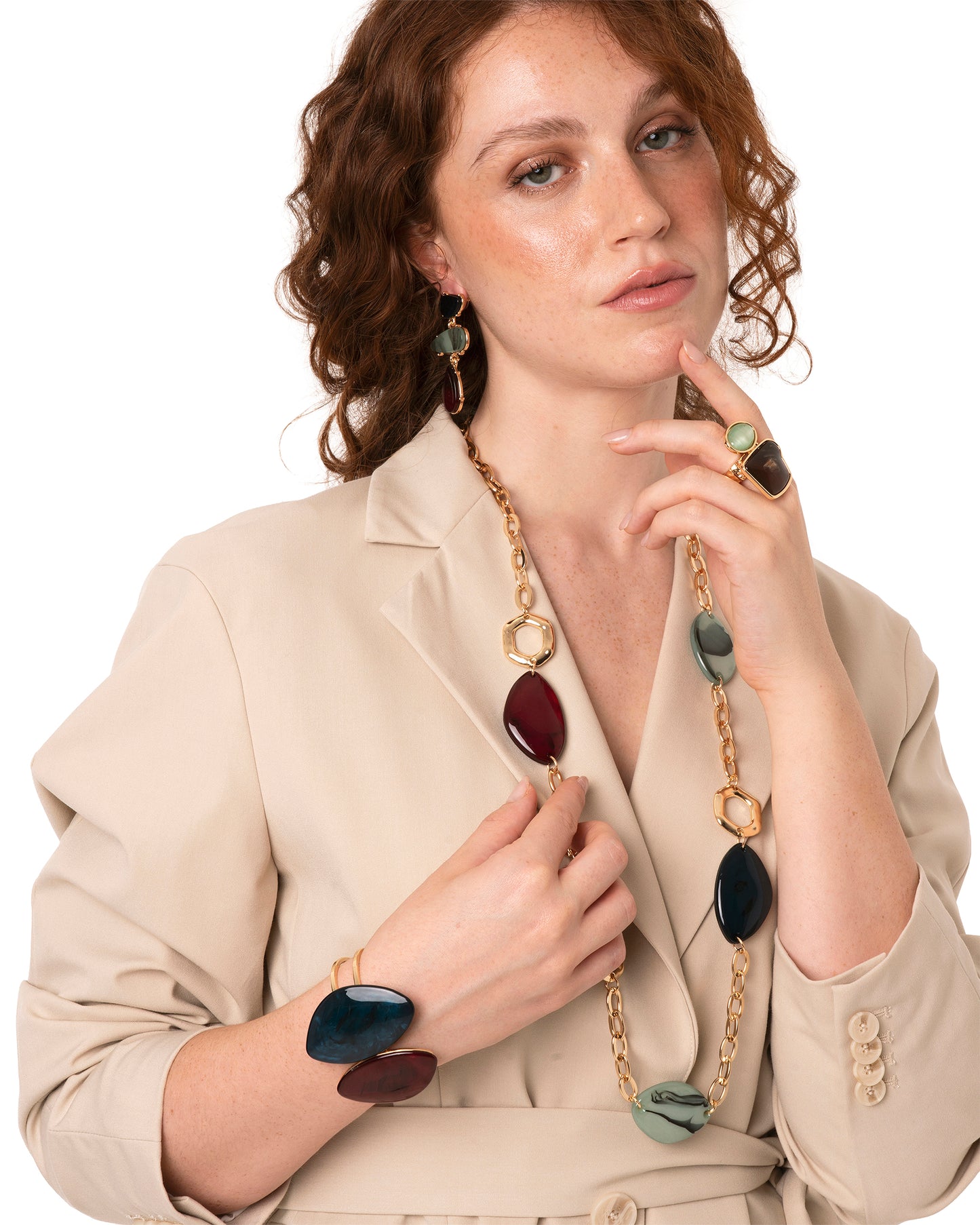Collana lunga a catena con inserti in acrilico tono verde, blu e prugna