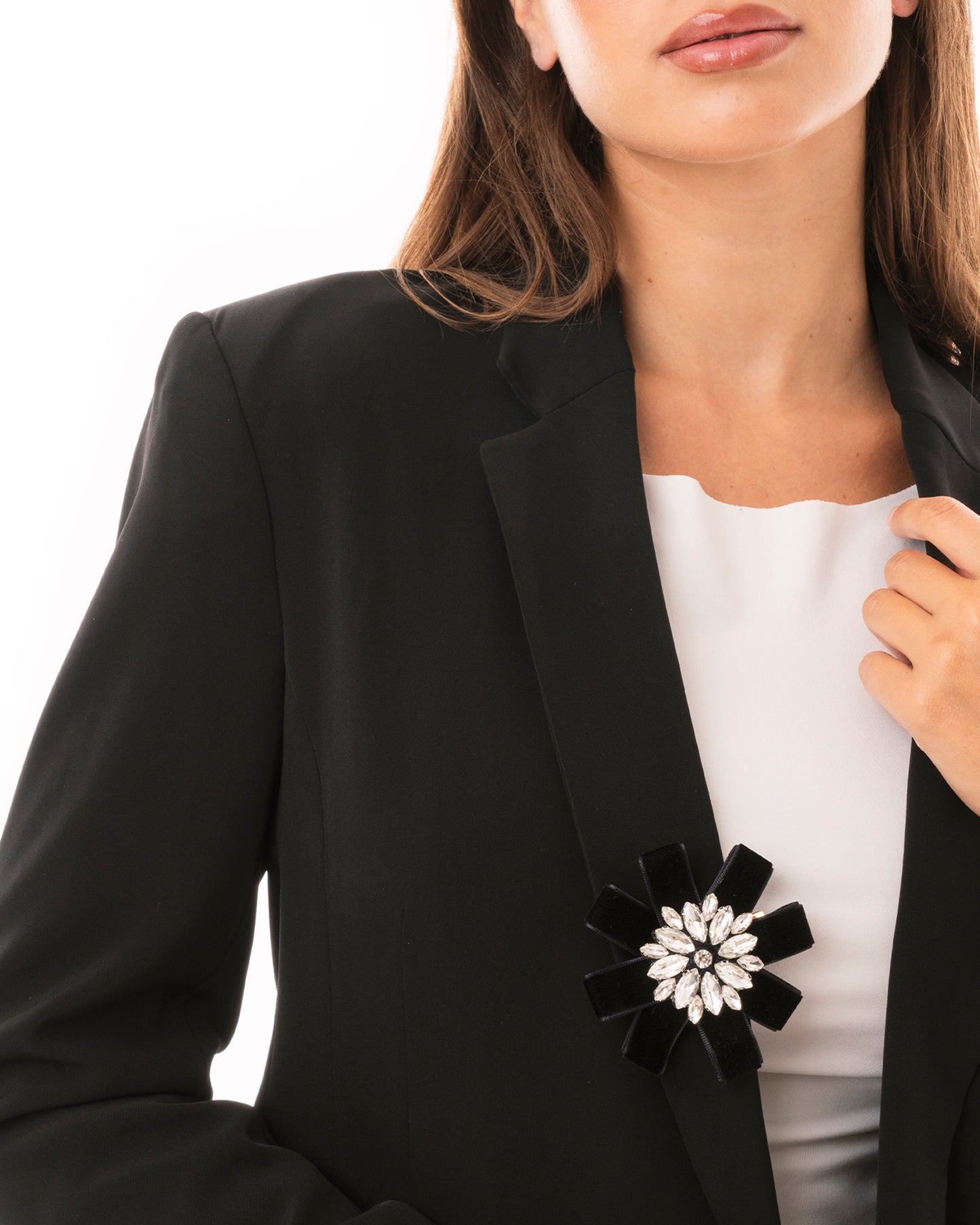 Spilla in metallo con design a fiore in velluto nero e pietre in vetro crystal