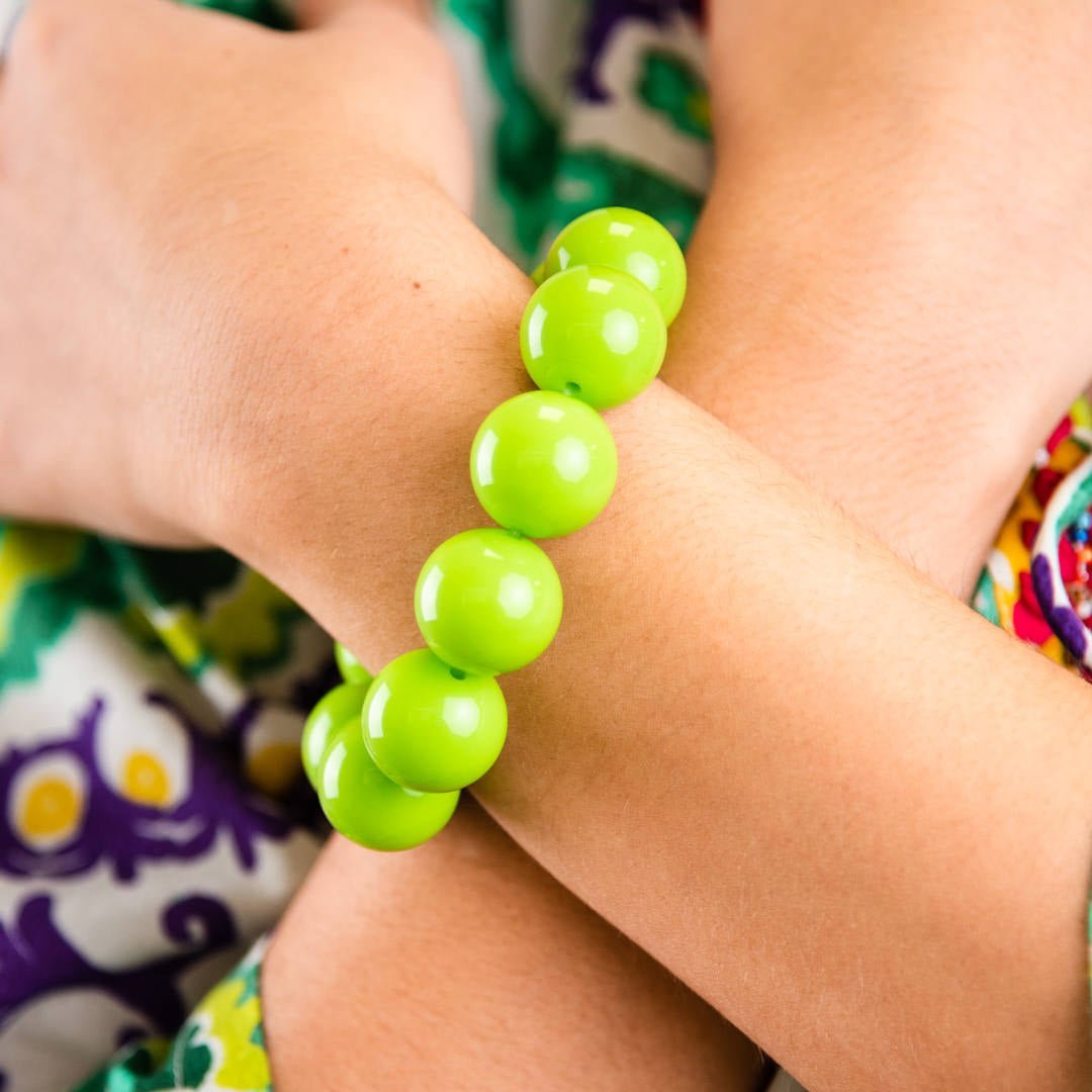 Bracciale con sfere 20 mm elastico in acrilico verde - Mya Accessories