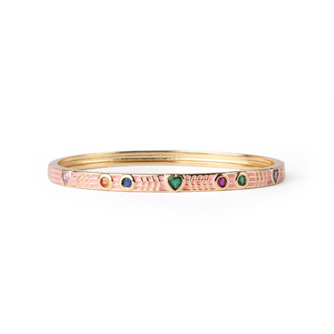 Bracciale in ottone a manetta smaltato rosa con zirconi a cuoricini multicolore - Mya Accessories
