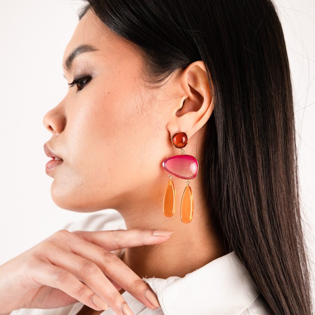 Orecchini in metallo pendenti con pietre in resina trasparente multicolore - Mya Accessories