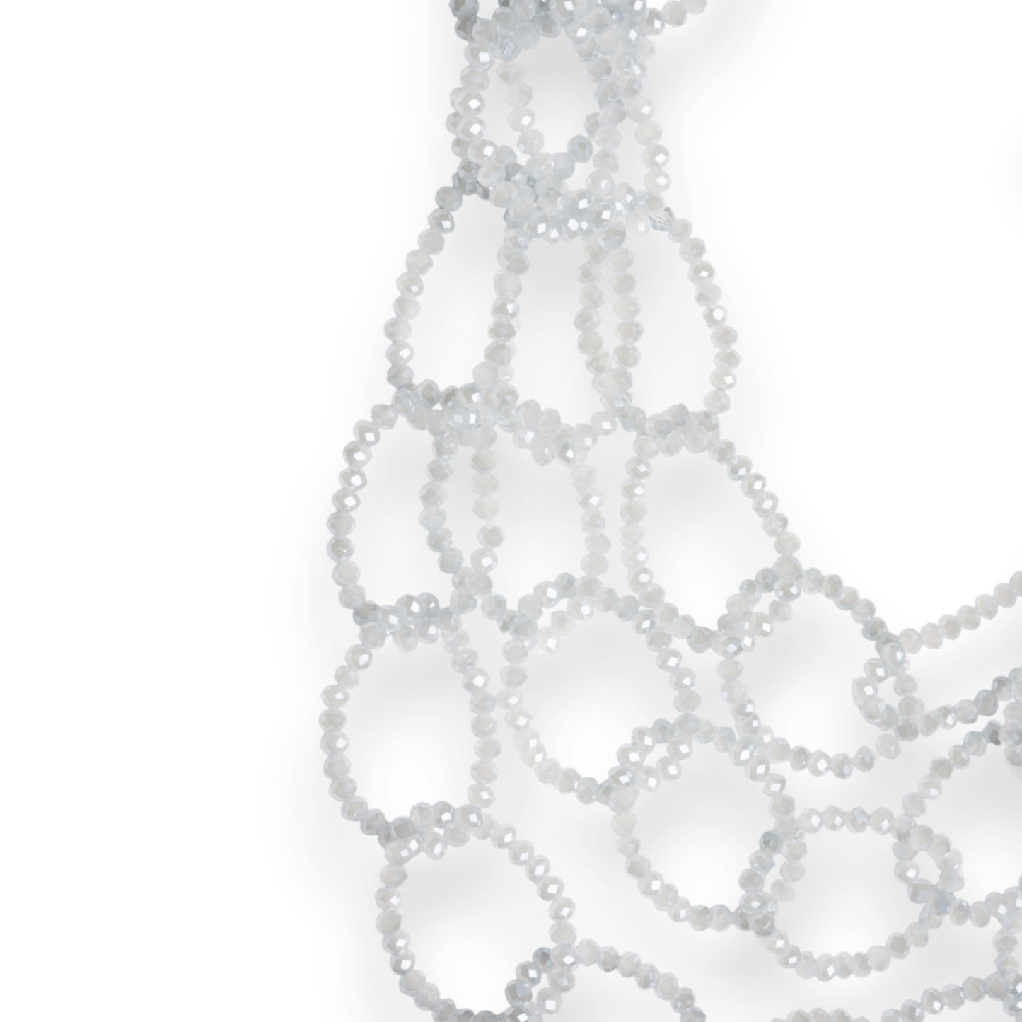 Collana multi fili strutturata con pietre in vetro grigio