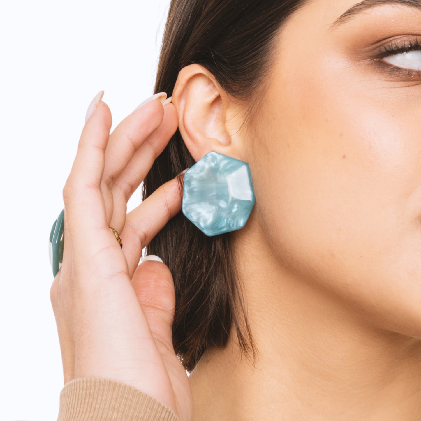 Orecchini a clip esagonali in acrilico marmorizzato blu