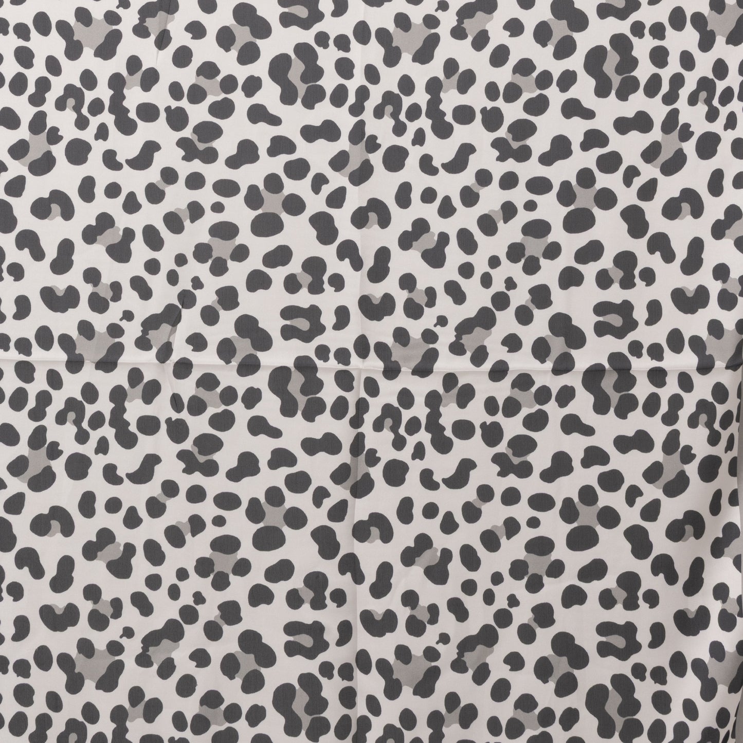 Foulard in seta con stampa animalier bianca e nera