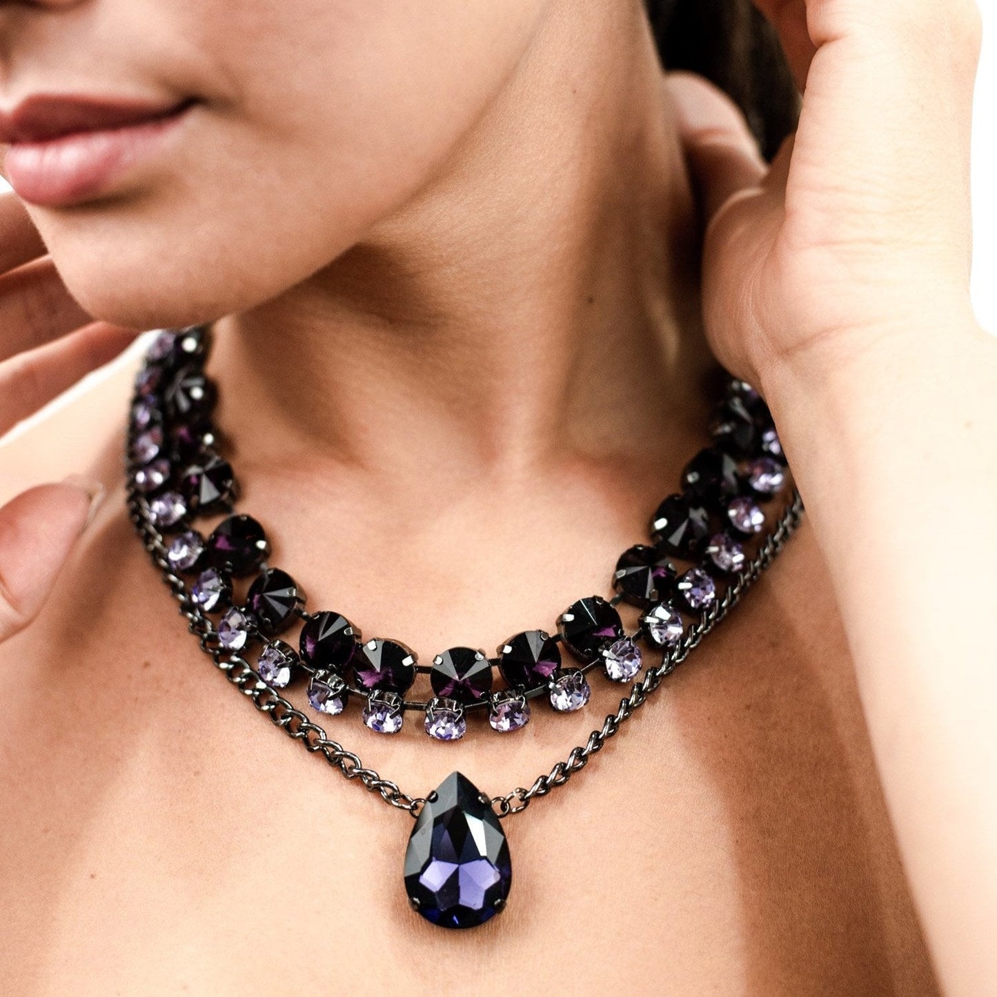 Girocollo in metallo gun con pietra in vetro viola - Mya Accessories