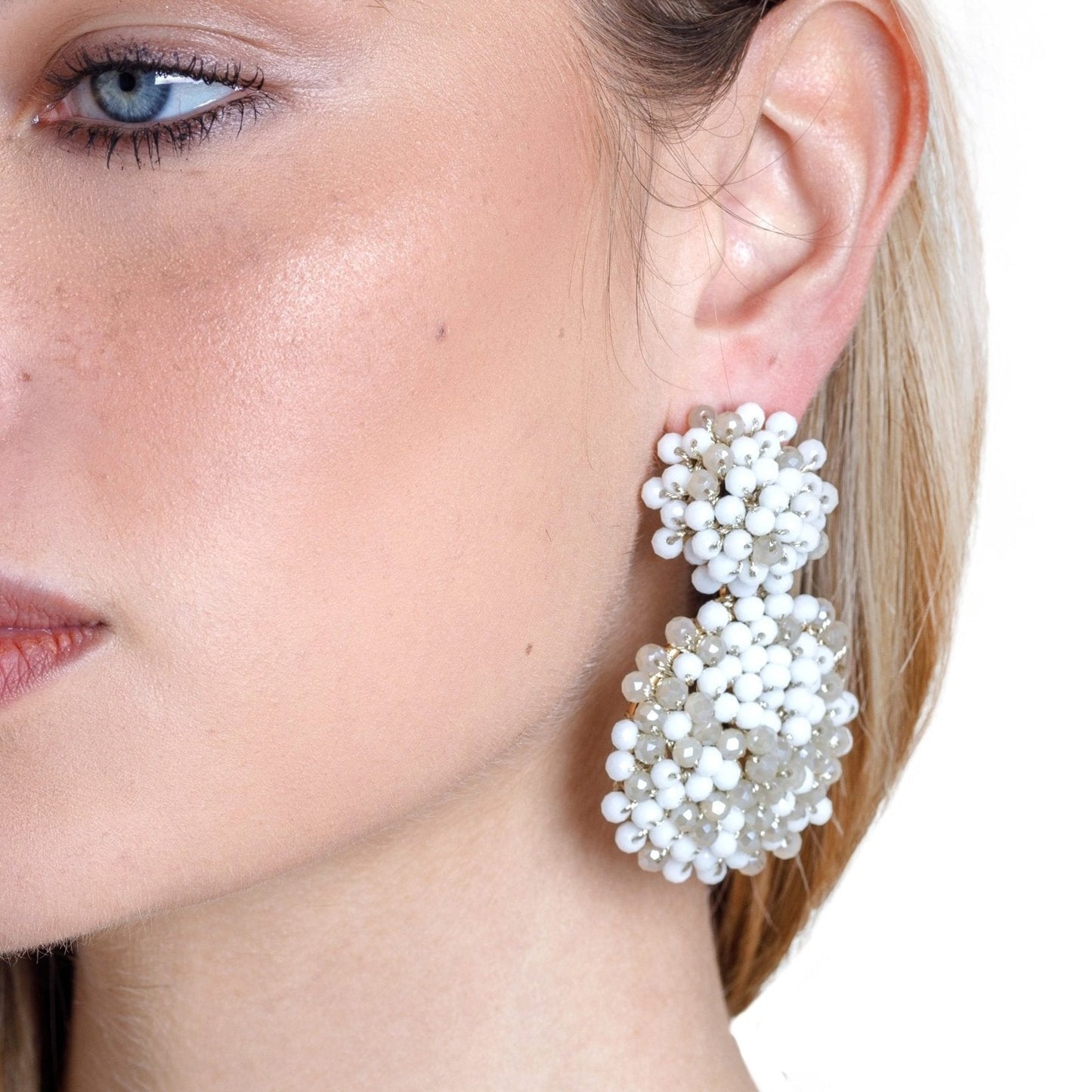 Orecchini in ottone pendenti retrò circolari con microcristalli bianchi - Mya Accessories