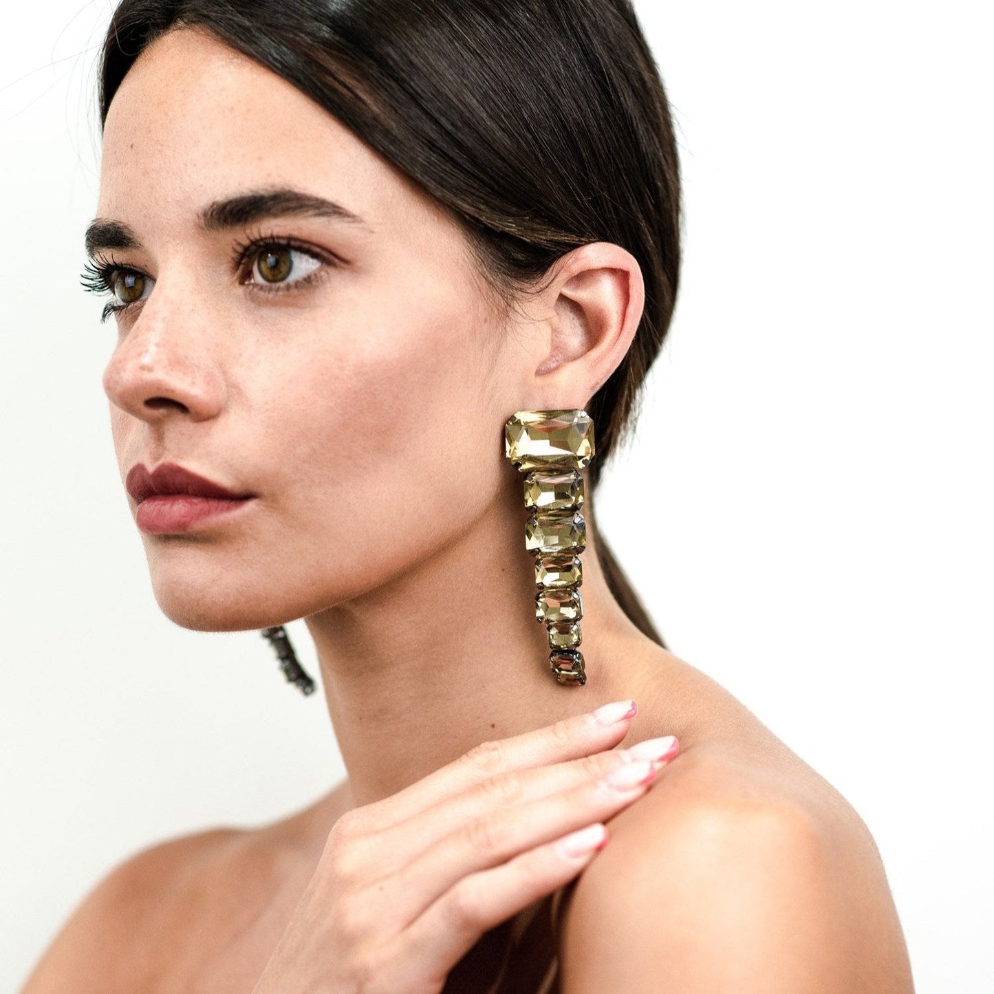 Orecchini in gun con pietre champagne - Mya Accessories