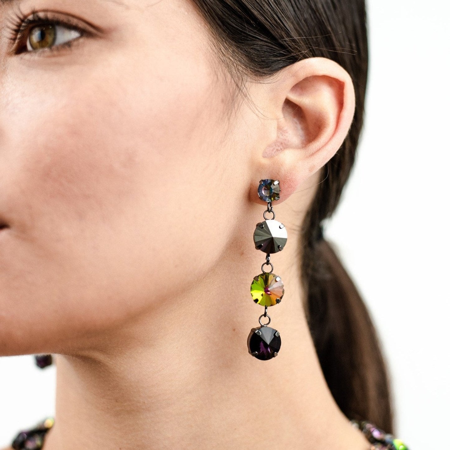 Orecchini in gun con pietre cristallo viola - Mya Accessories