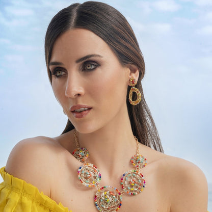 Orecchini pendenti a cerchio in tessuto con microcristall multicolore - Mya Accessories