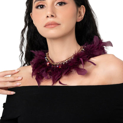 Collana girocollo in metallo con pietre in vetro e piume viola - Mya Accessories