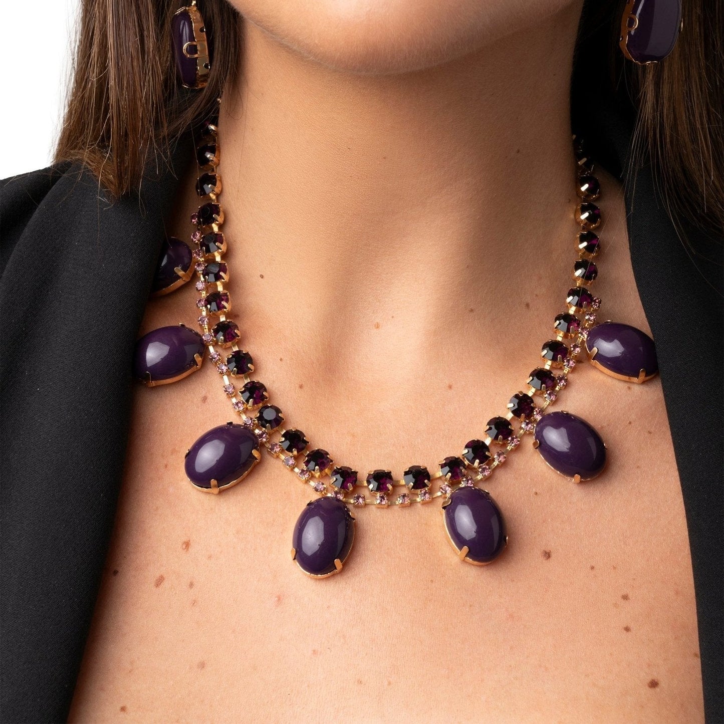 Collana girocollo in metallo con pietre in vetro e resina viola - Mya Accessories