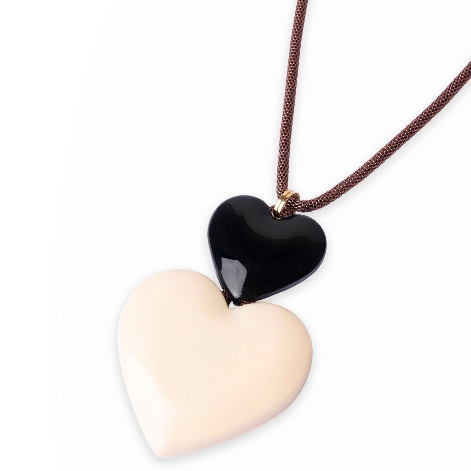 Collana con laccio bronzato con pendente a doppio cuore bianco e nero - Mya Accessories