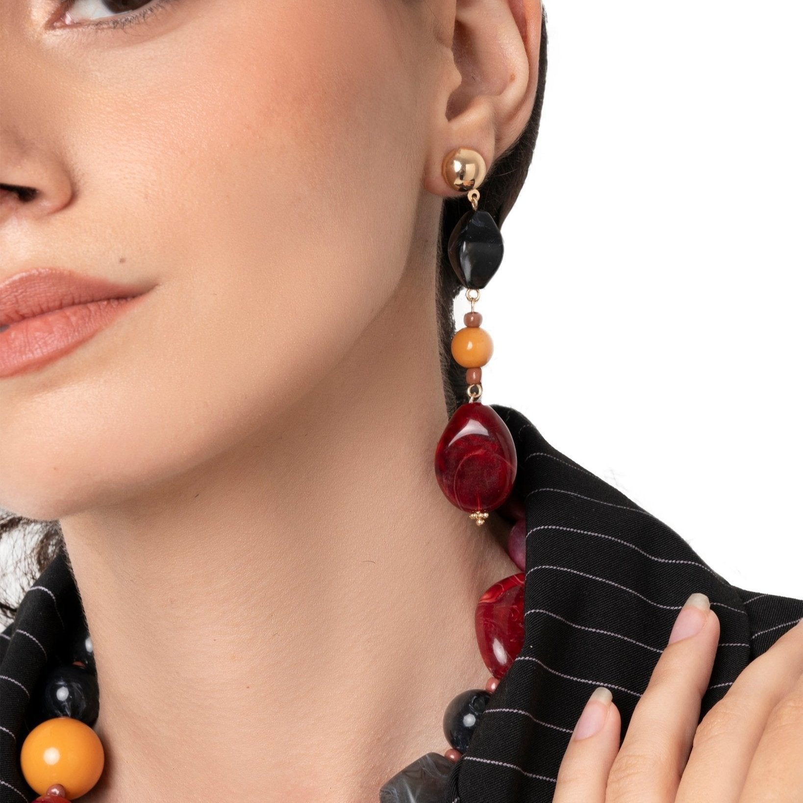 Orecchini pendenti con pietre in acrilico multicolore - Mya Accessories