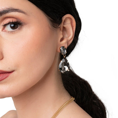 Orecchini pendenti con doppia pietra a goccia grigia - Mya Accessories