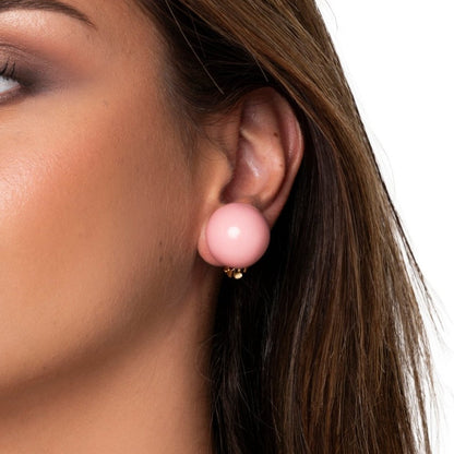 Orecchini con sfera in acrilico rosa a clip - Mya Accessories
