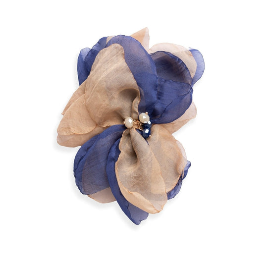 Spilla a forma di fiore in tessuto blu e beige - Mya Accessories