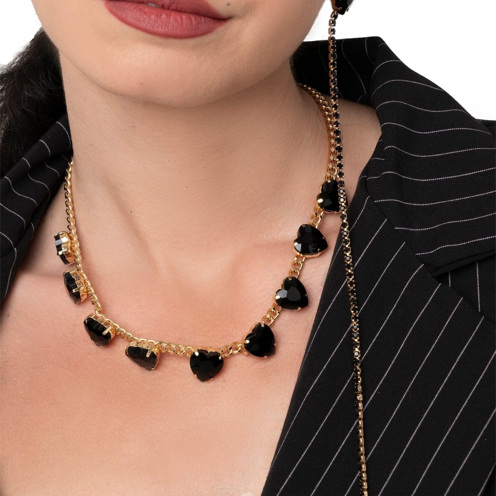 Collana girocollo a catena con pietre a forma di cuore in vetro nero - Mya Accessories
