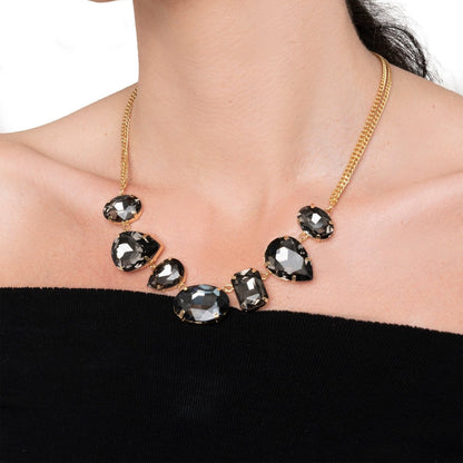 Collana girocollo in catena con pietre irregolari in vetro grigio scuro - Mya Accessories