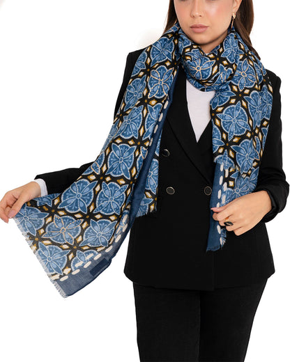 Sciarpa misto cotone blu con stampa geometrica