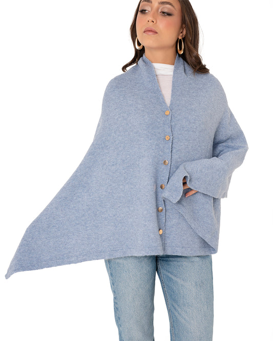 Mantella morbida azzurra con bottoni colore oro