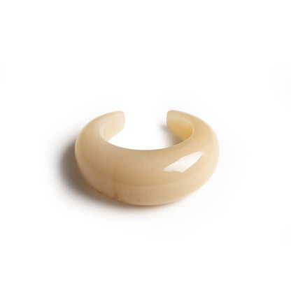 Bracciale semi luna rigido in resina beige