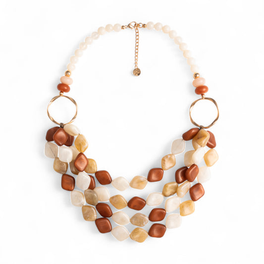 Collana multi filo con pietre in acrilico tono beige