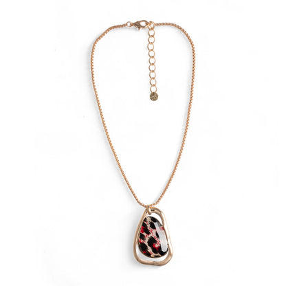 Collana con catena sottile e pendente in metallo ed acrilico animalier tono rosso