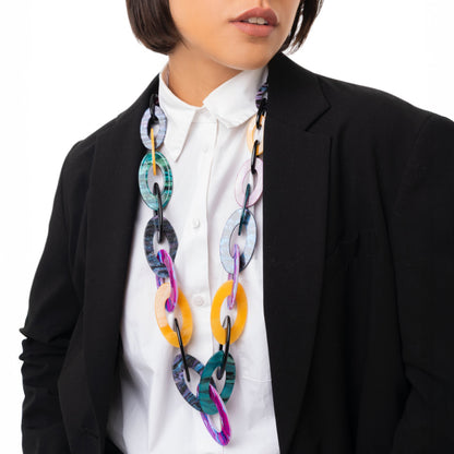 Collana lunga con catena in acrilico multicolore