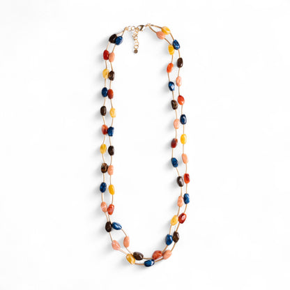 Collana lunga a due fili con pietre in acrilico multicolore