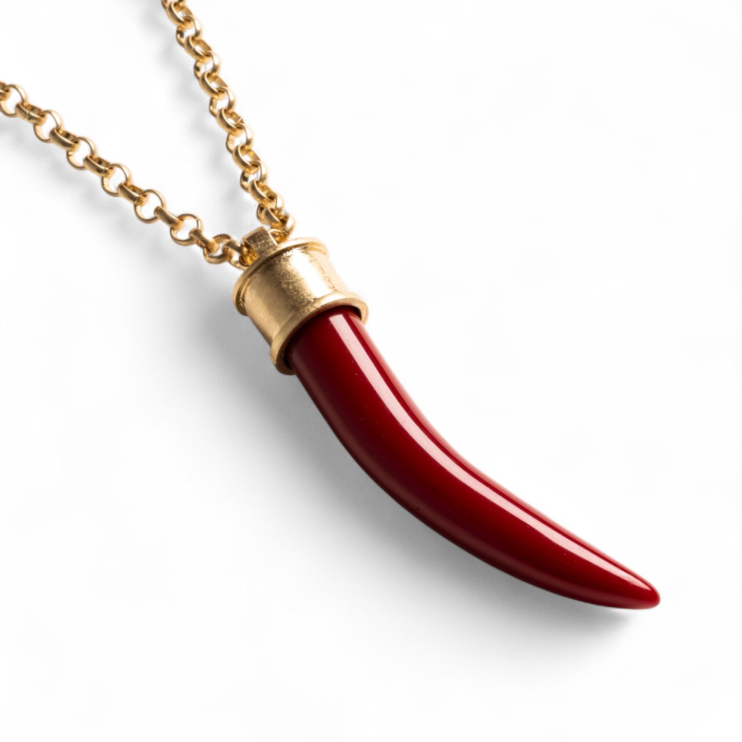 Collana lunga a catena con pendente a forma di corno in resina rosso