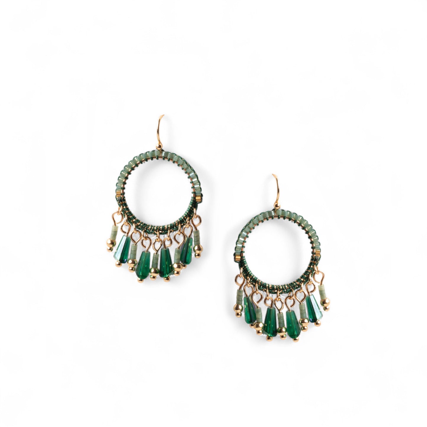 Orecchini pendenti circolari in metallo con pietre in vetro verdi