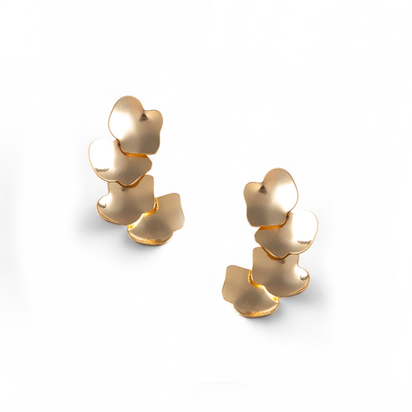 Orecchini pendenti con fiori in metallo