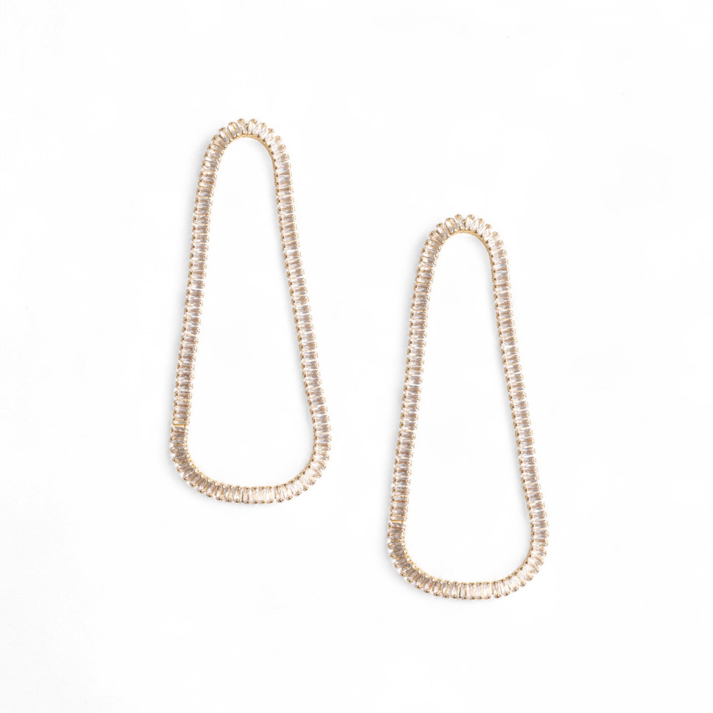 Orecchini in metallo dal design ovale con strass crystal