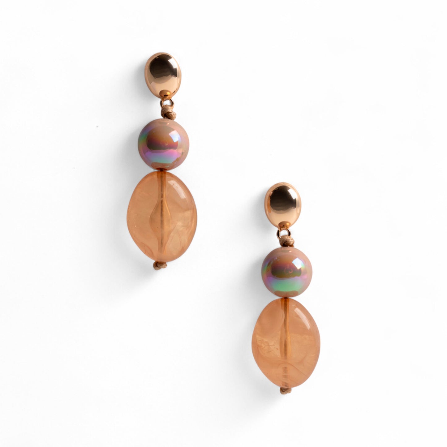 Orecchini pendenti con pietre in acrilico tono beige