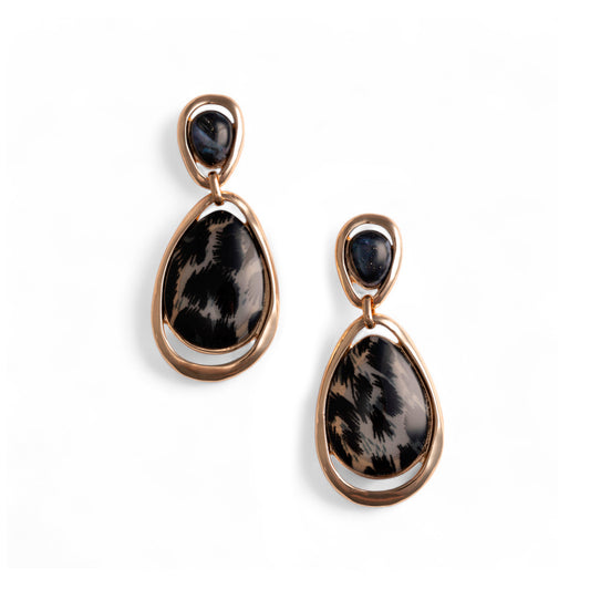 Orecchini pendenti in metallo con doppia pietra in acrilico animalier nera