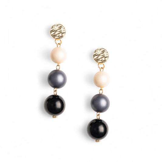 Orecchini pendenti a tre sfere in acrilico tono nero