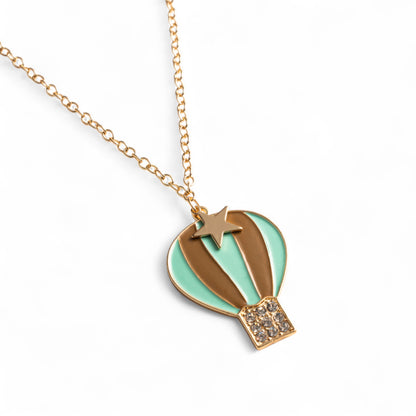 Collana girocollo a catena sottile con pendente a mongolfiera smaltata verde acqua ed oro