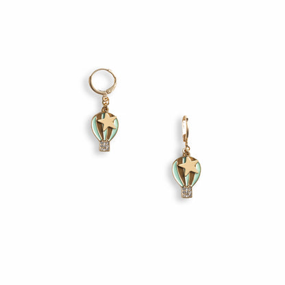 Orecchini a cerchietto con pendente a mongolfiera smaltata tono verde acqua