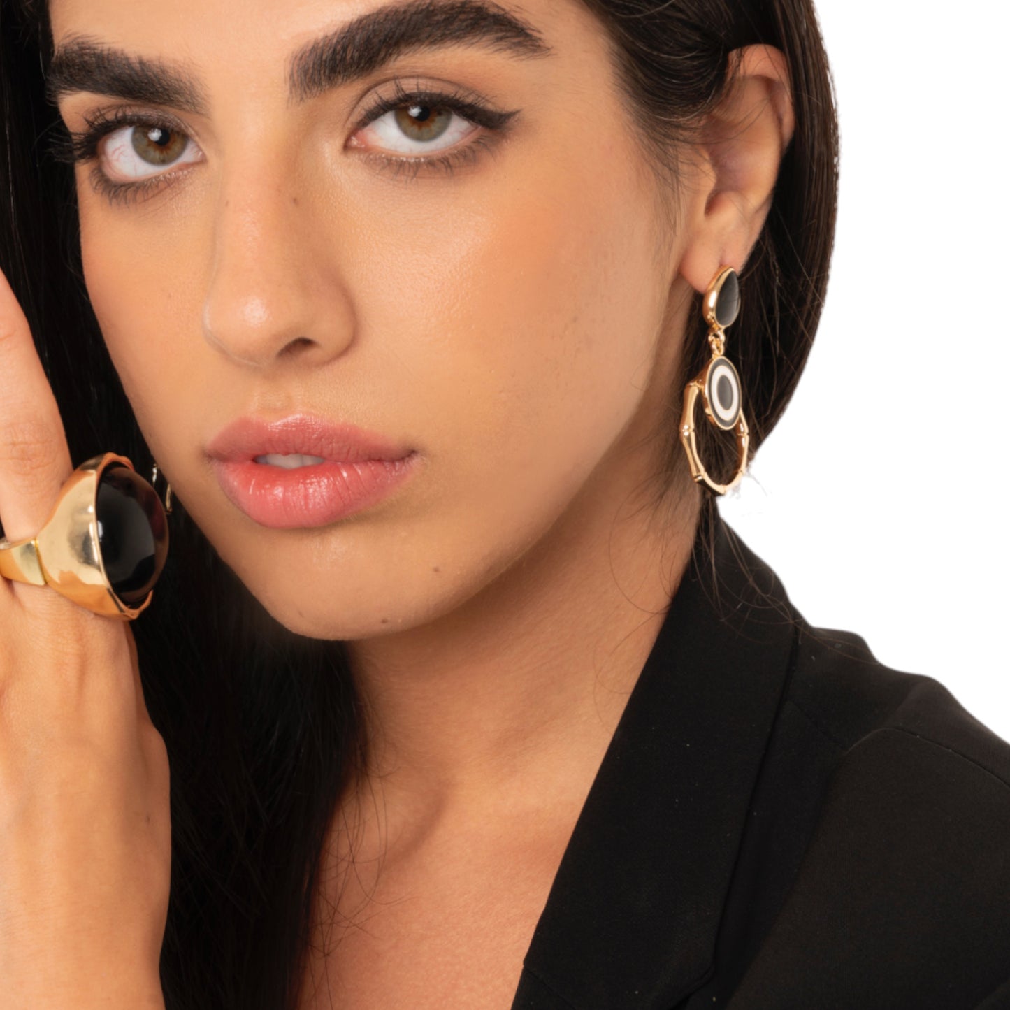 Orecchini pendenti in metallo design occhio greco, smaltati bianco e nero