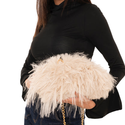 Borsa clutch a pelo lungo morbida beige