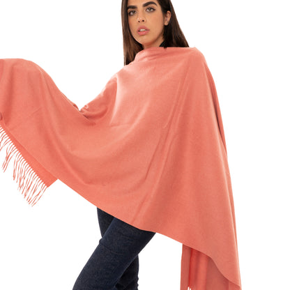 Sciarpa in cashmere a tinta unita salmone con frange