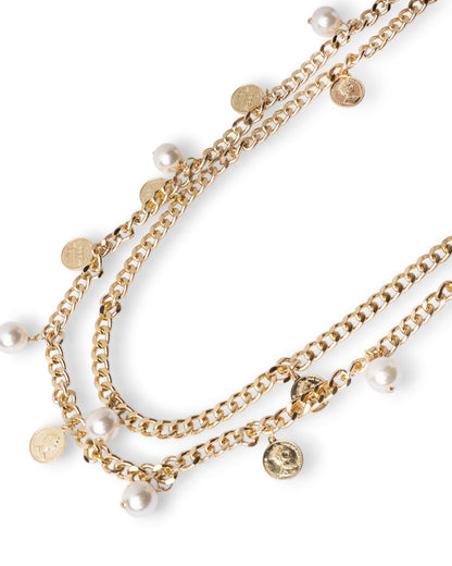 Collana con doppio filo di catene con perle in vetro e medagliette in metallo