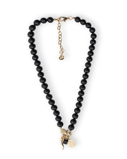 Collana girocollo con pietre in vetro nere e charms pendenti in metallo