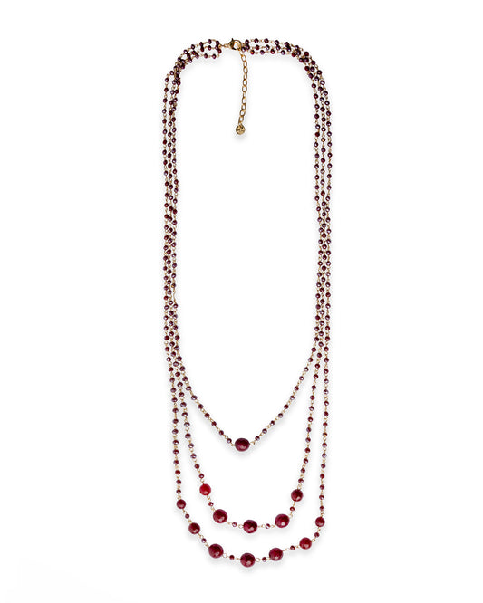 Collana lunga a tre fili con micro pietre e sfere in vetro rosse