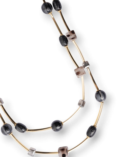 Collana lunga a due fili in corda con pietre in resina tono grigio