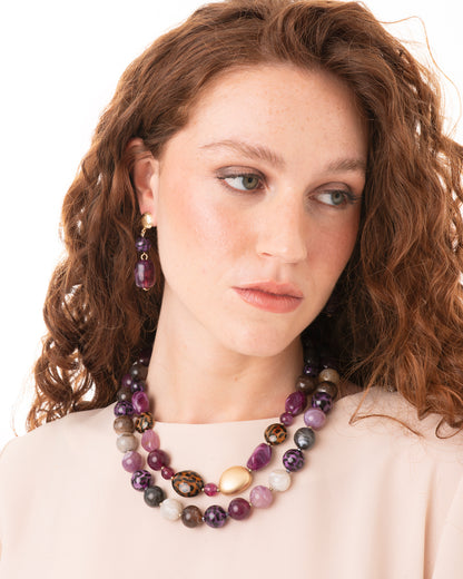 Collana girocollo a due fili con pietre in vetro ed acrilico animalier tono viola